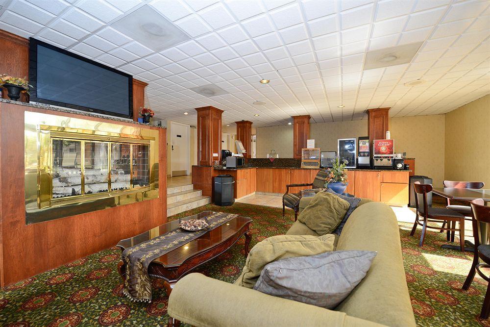 Best Western Detroit リボーニア レストラン 写真
