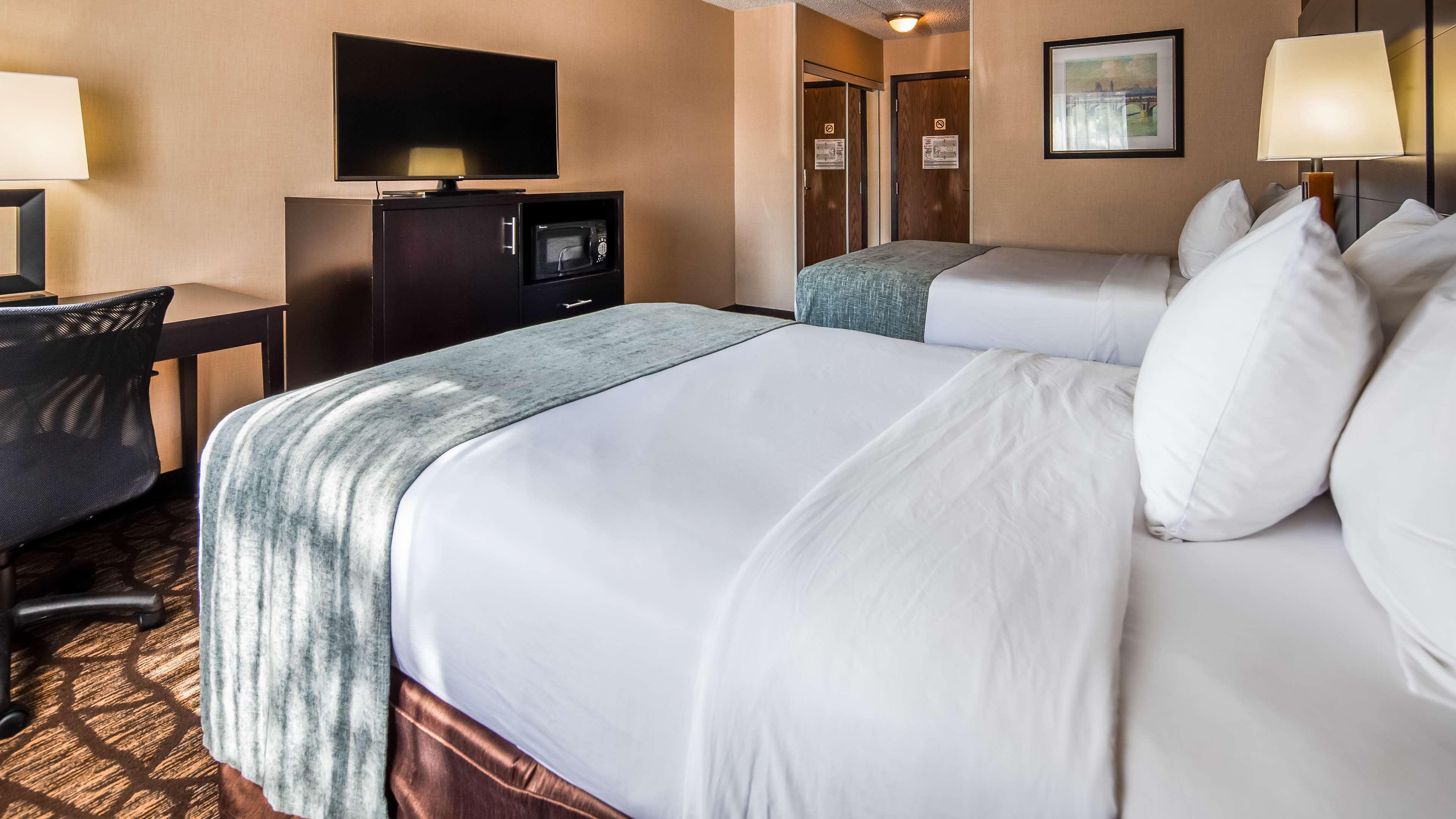 Best Western Detroit リボーニア エクステリア 写真