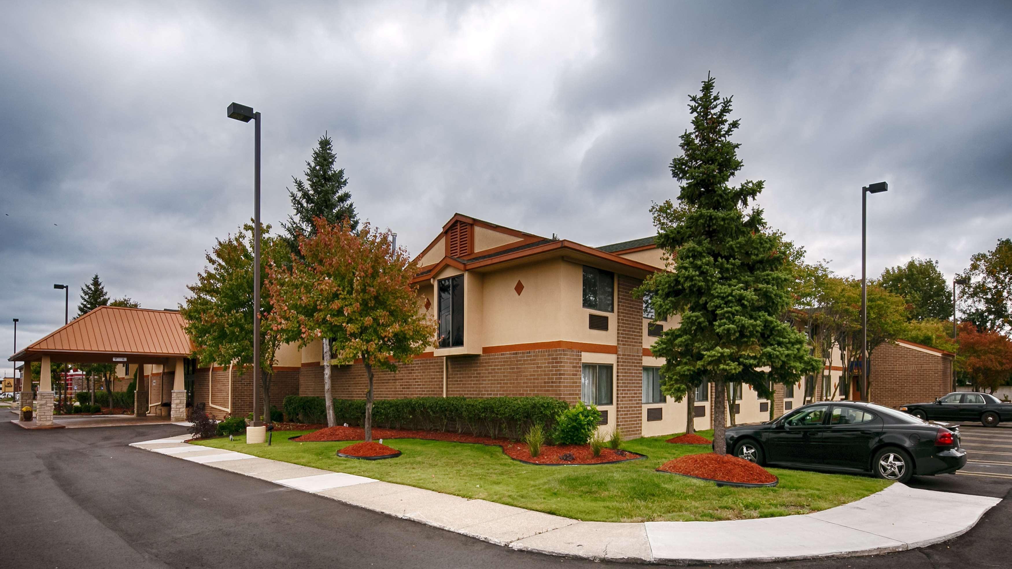 Best Western Detroit リボーニア エクステリア 写真