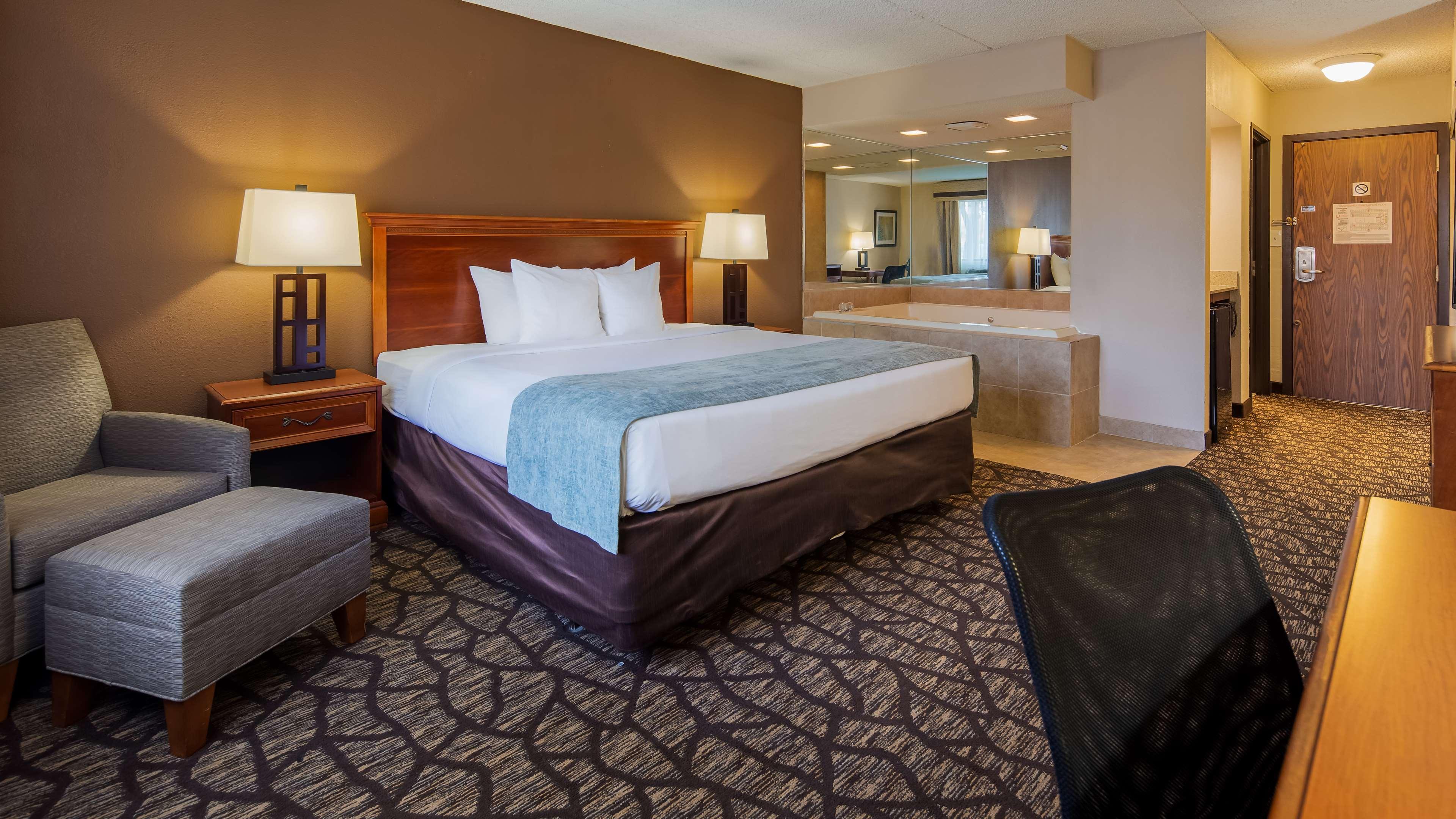 Best Western Detroit リボーニア エクステリア 写真