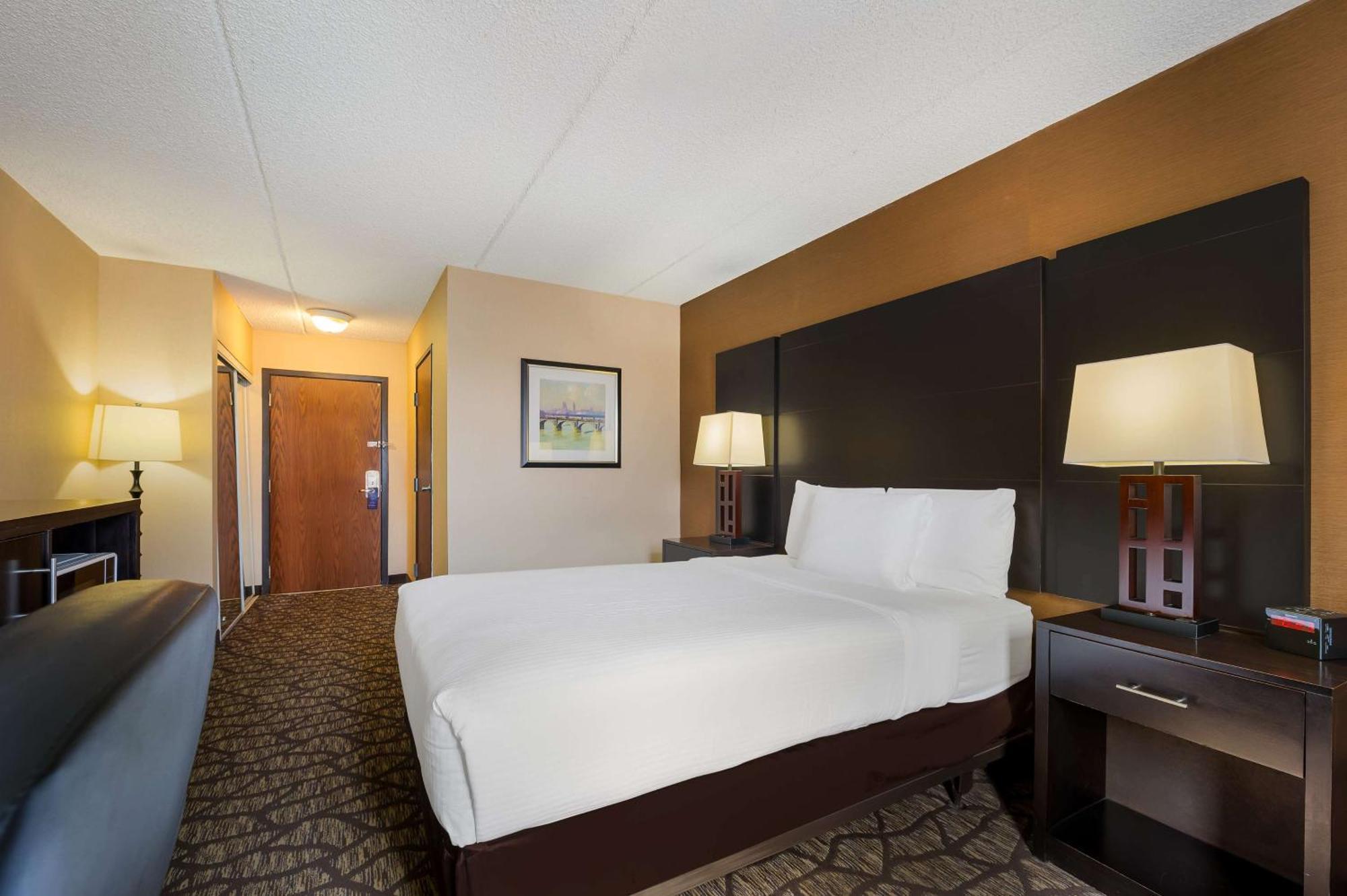 Best Western Detroit リボーニア エクステリア 写真