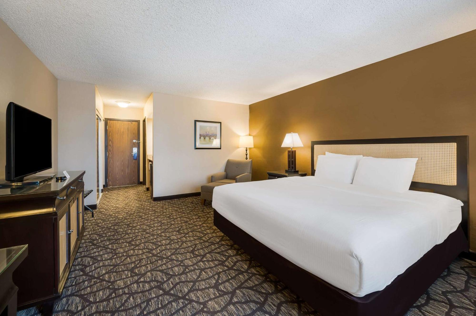 Best Western Detroit リボーニア エクステリア 写真